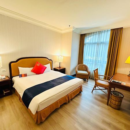 Wei-Yat Grand Hotel Tainan Bagian luar foto