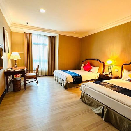 Wei-Yat Grand Hotel Tainan Bagian luar foto