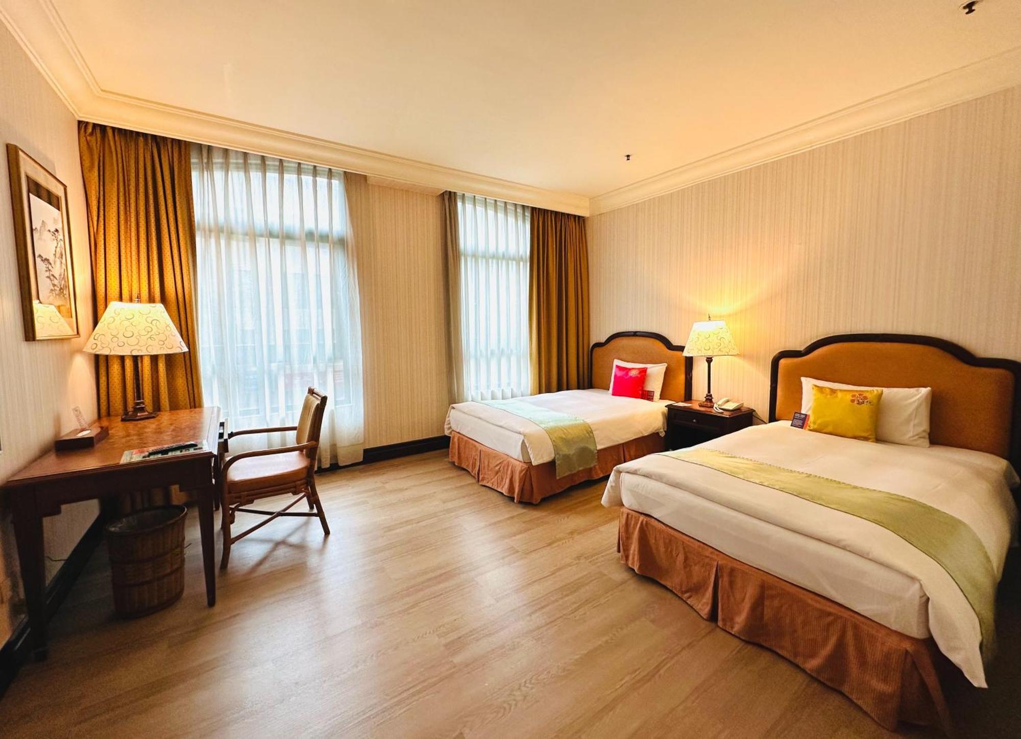 Wei-Yat Grand Hotel Tainan Bagian luar foto