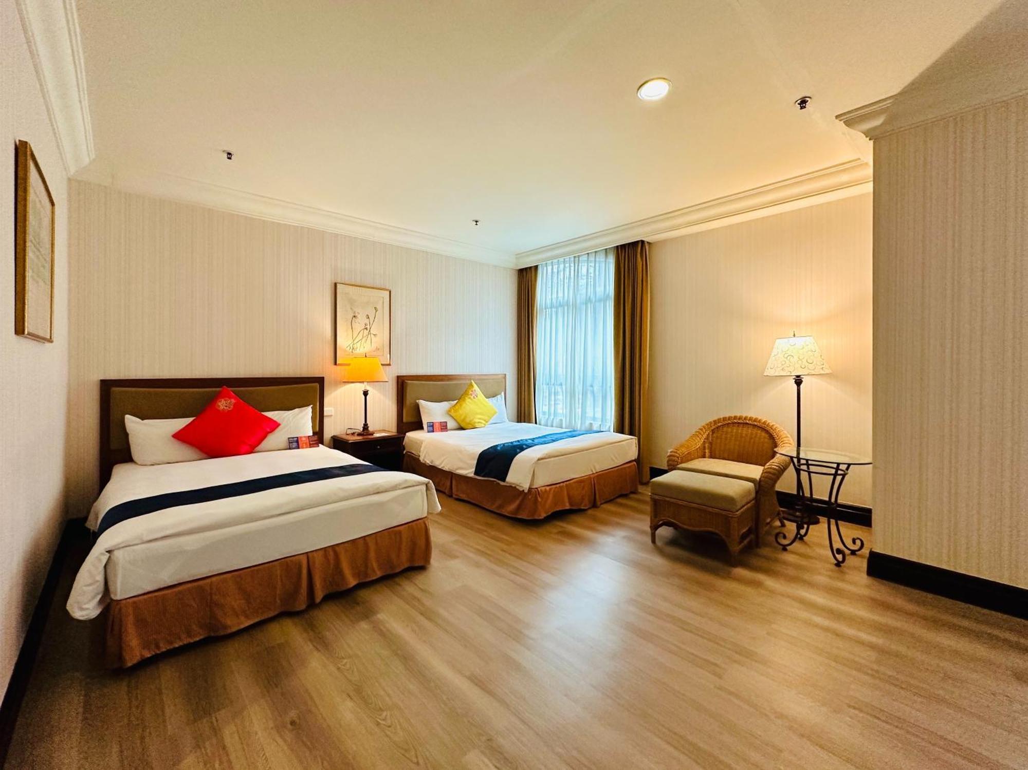 Wei-Yat Grand Hotel Tainan Bagian luar foto
