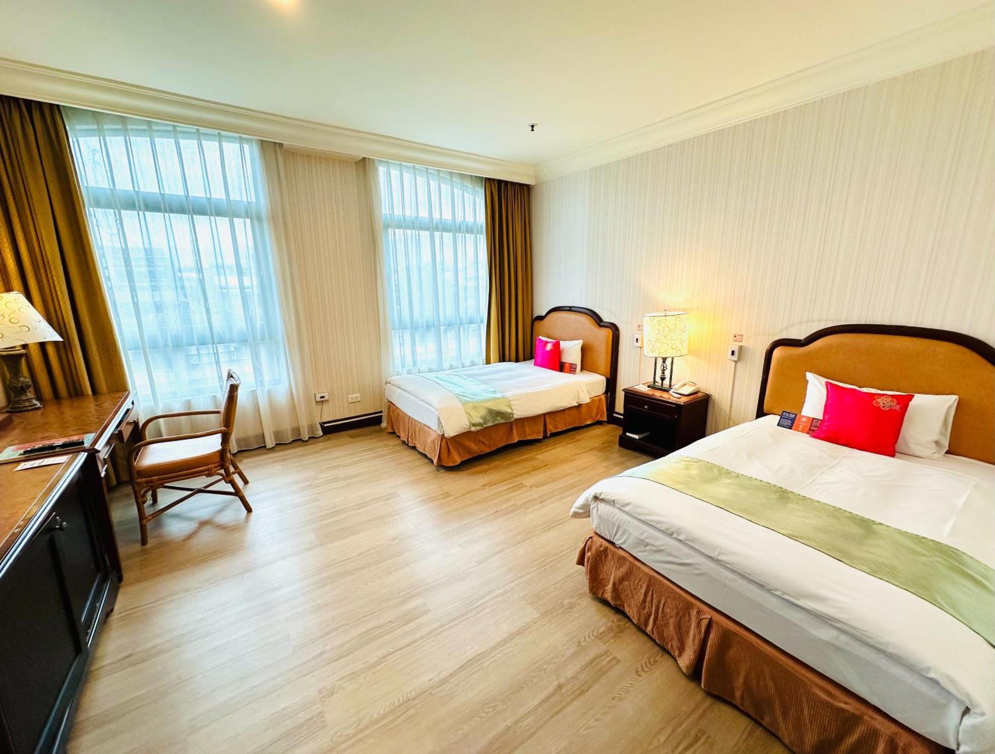 Wei-Yat Grand Hotel Tainan Bagian luar foto