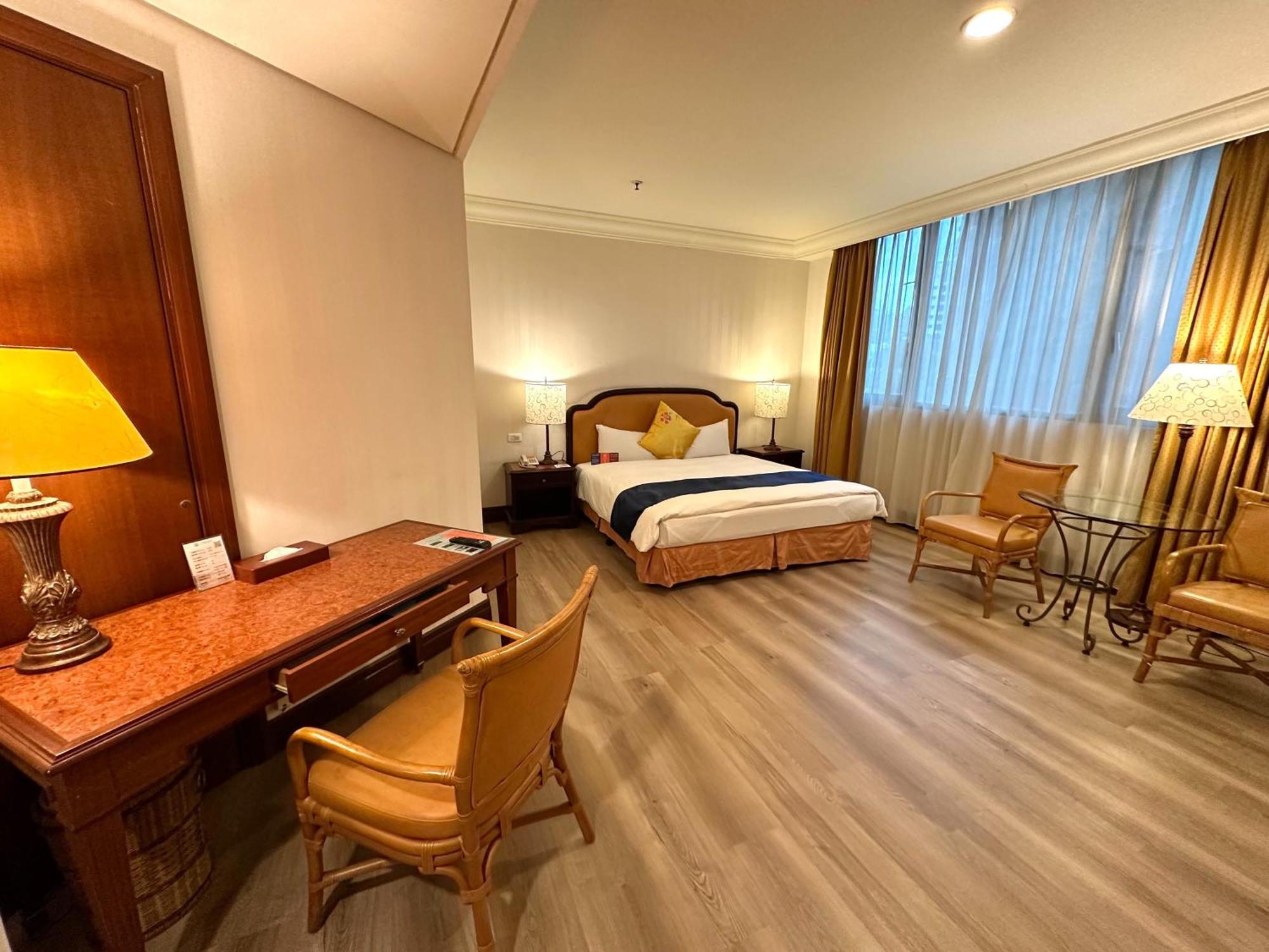 Wei-Yat Grand Hotel Tainan Bagian luar foto