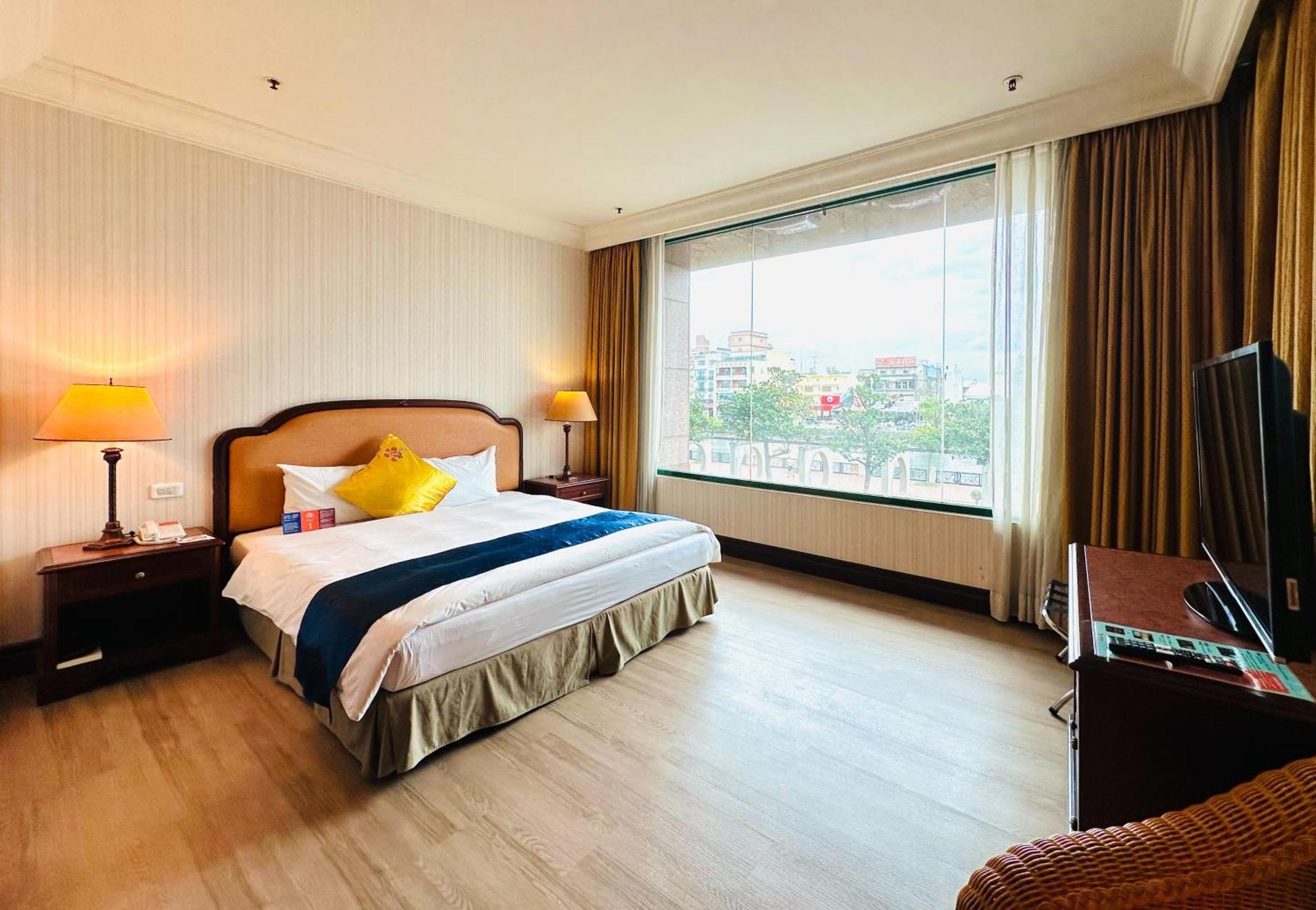 Wei-Yat Grand Hotel Tainan Bagian luar foto