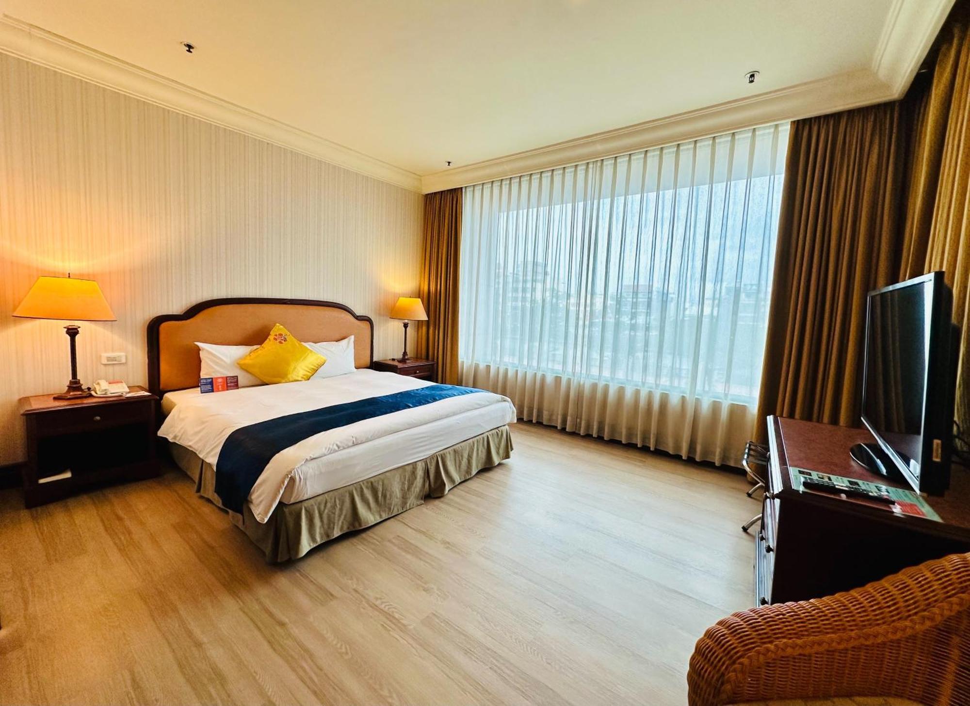 Wei-Yat Grand Hotel Tainan Bagian luar foto