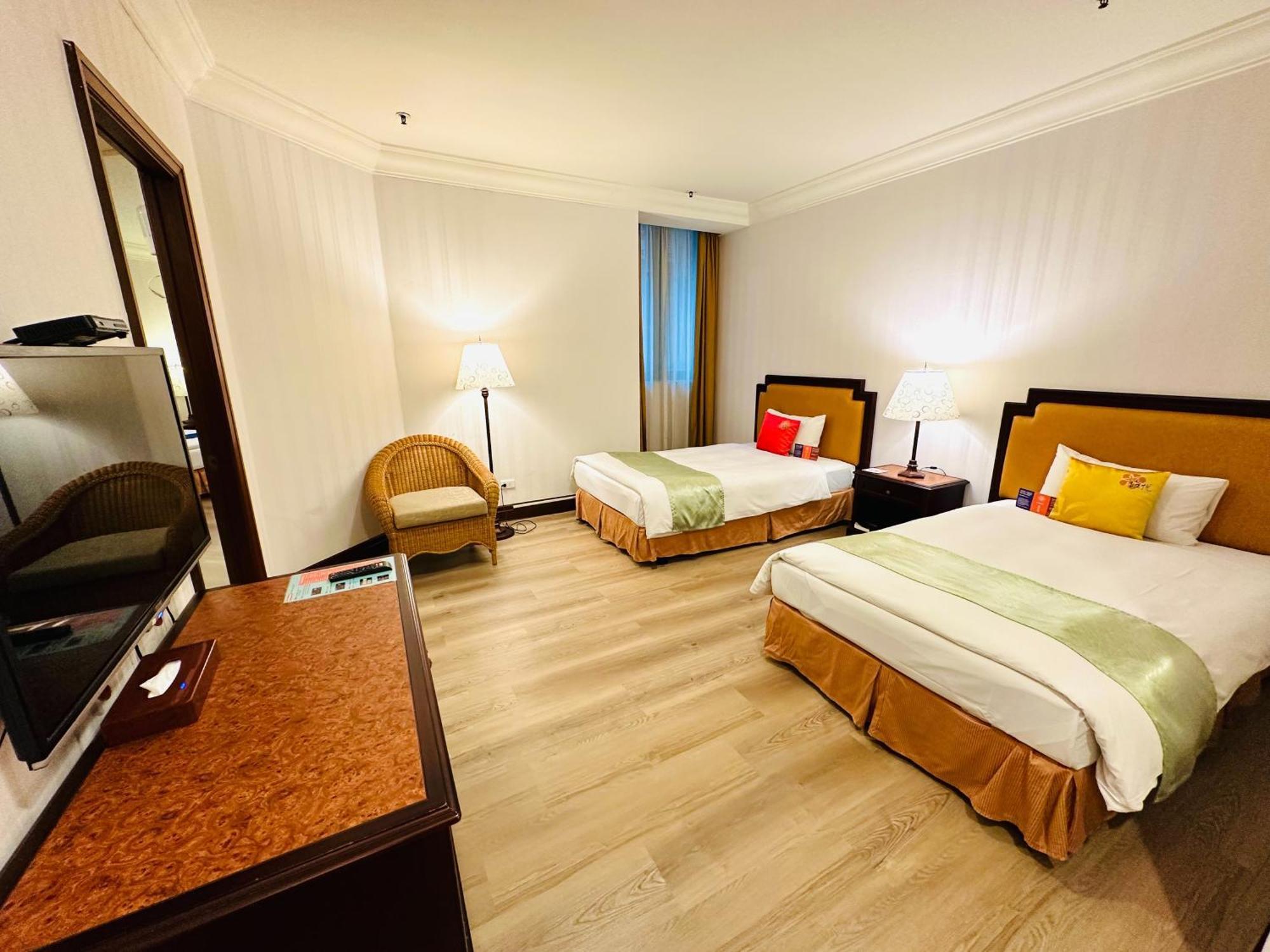 Wei-Yat Grand Hotel Tainan Bagian luar foto