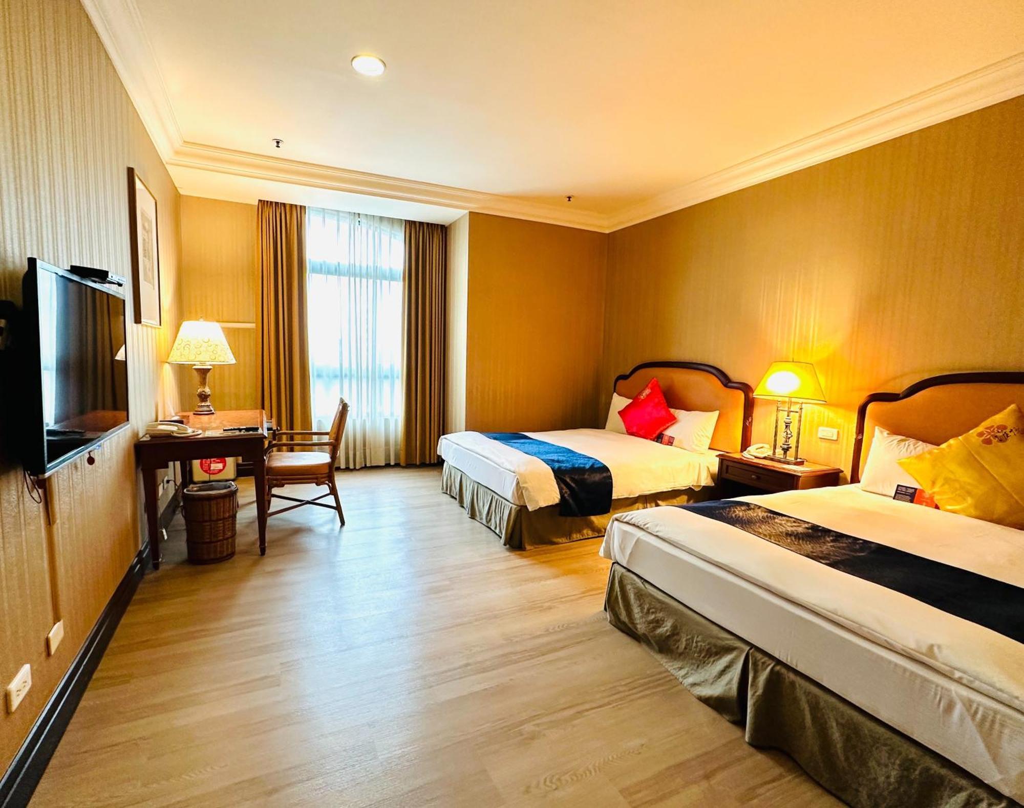 Wei-Yat Grand Hotel Tainan Bagian luar foto