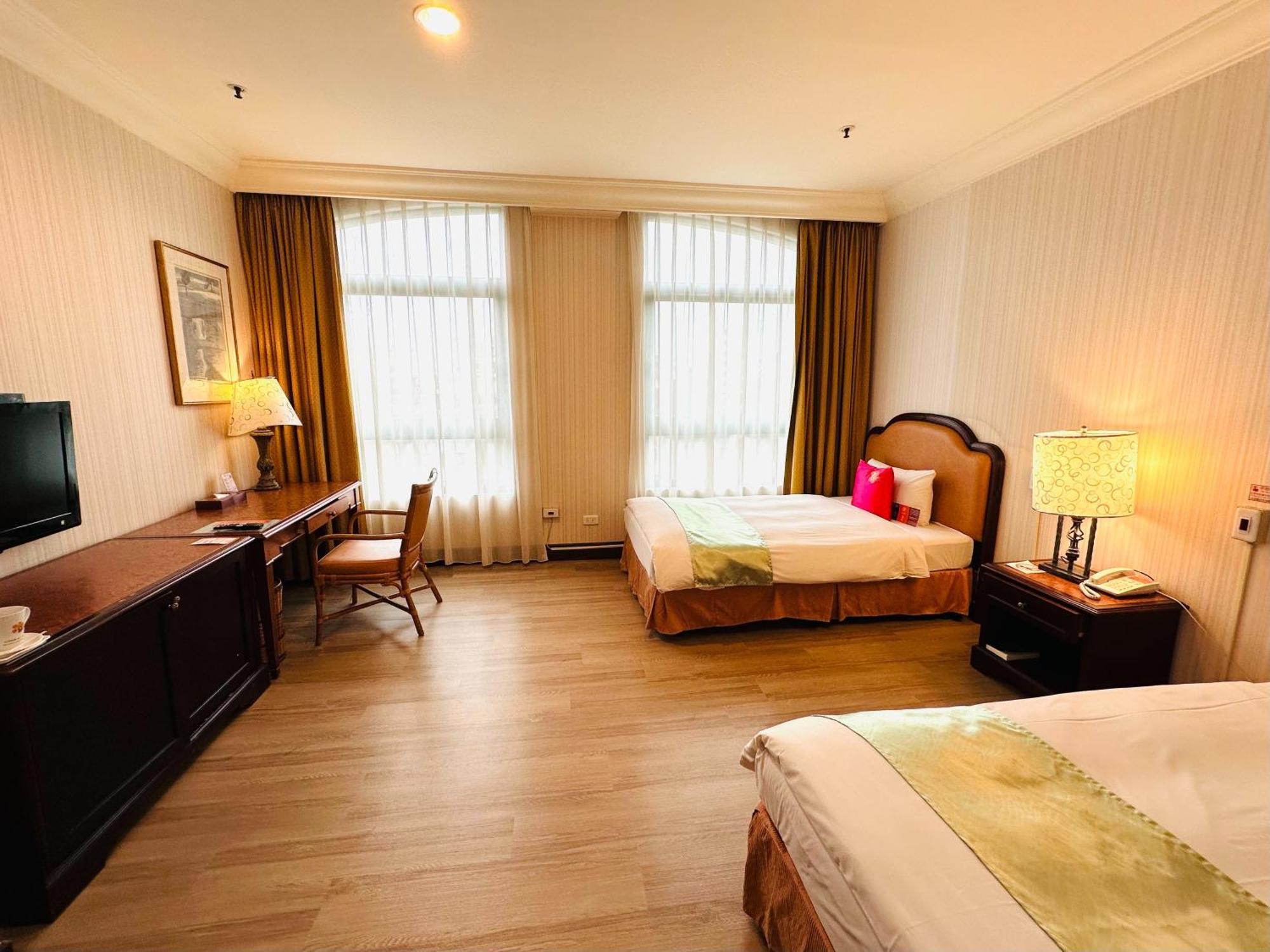 Wei-Yat Grand Hotel Tainan Bagian luar foto