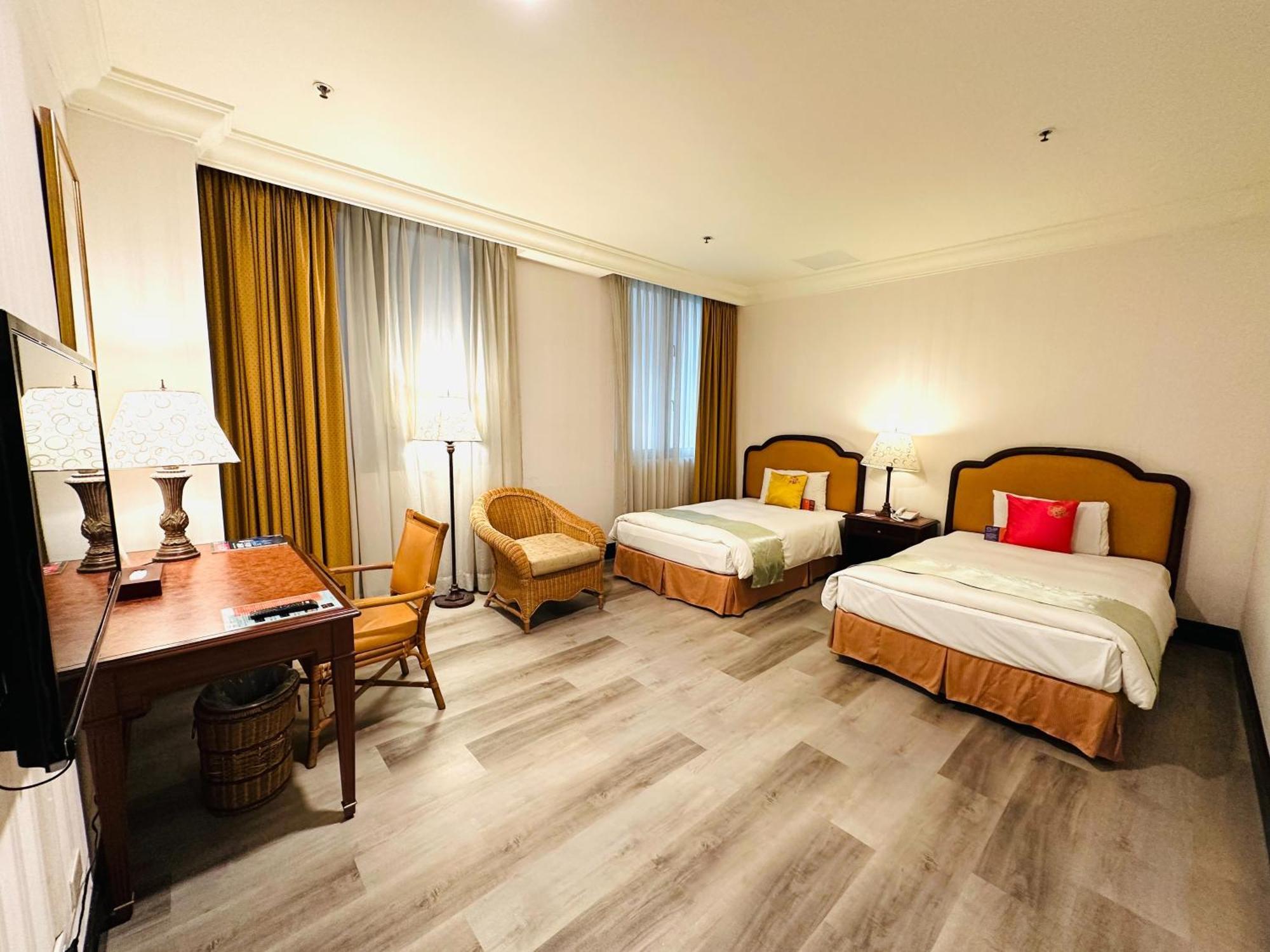 Wei-Yat Grand Hotel Tainan Bagian luar foto
