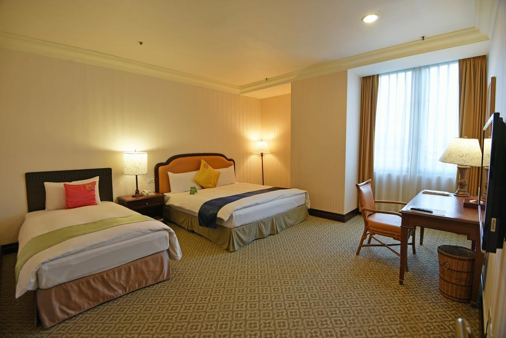 Wei-Yat Grand Hotel Tainan Bagian luar foto